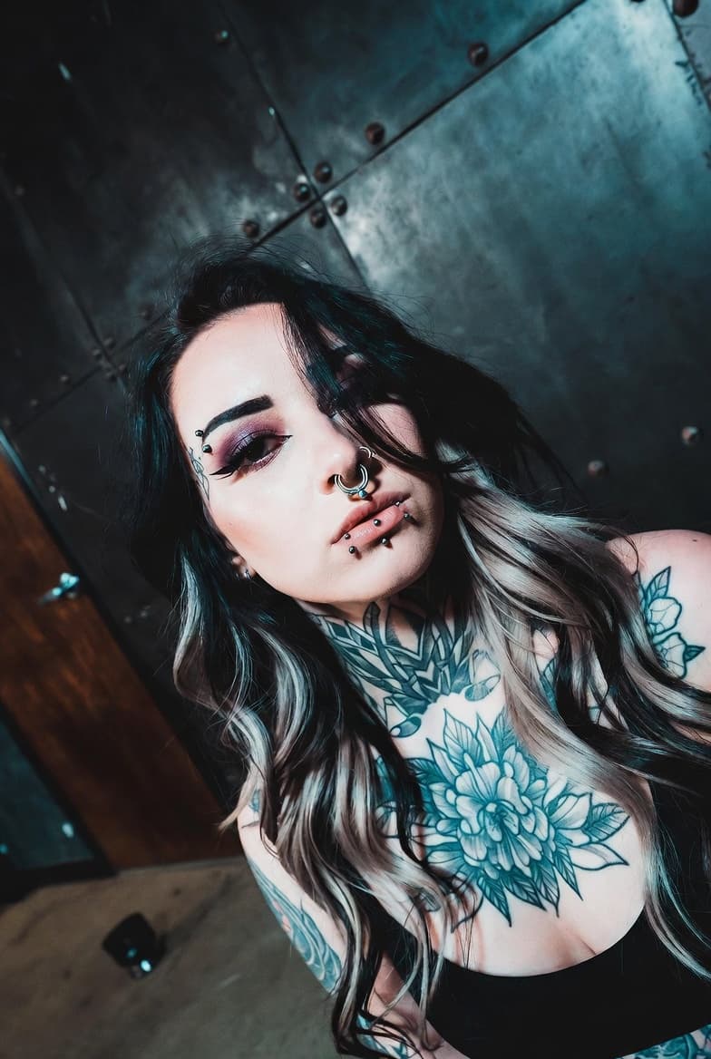 Luna Voss - Professional Piercer